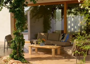 Stolik kawowy Assemble - Drewno tekowe, 135×55 cm - Muuto