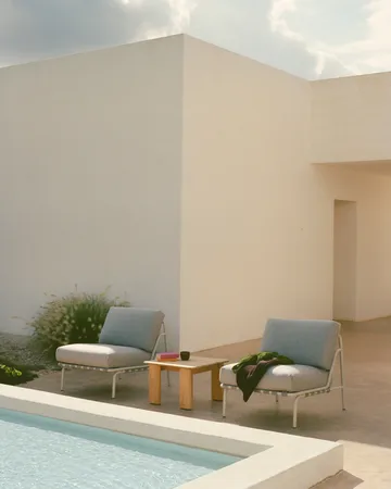 Stolik kawowy Assemble - Drewno tekowe, 55x55 cm - Muuto