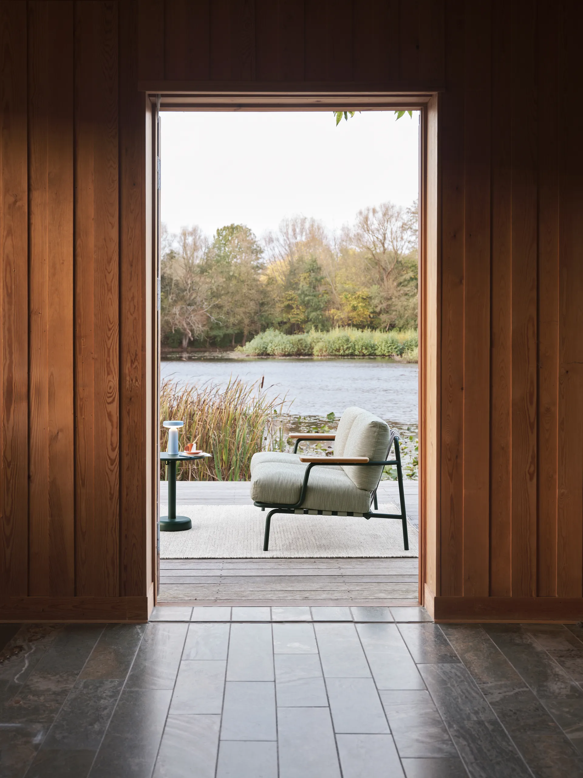 Stolik kawowy Linear Steel, Dark green, Ø42x47 cm Muuto