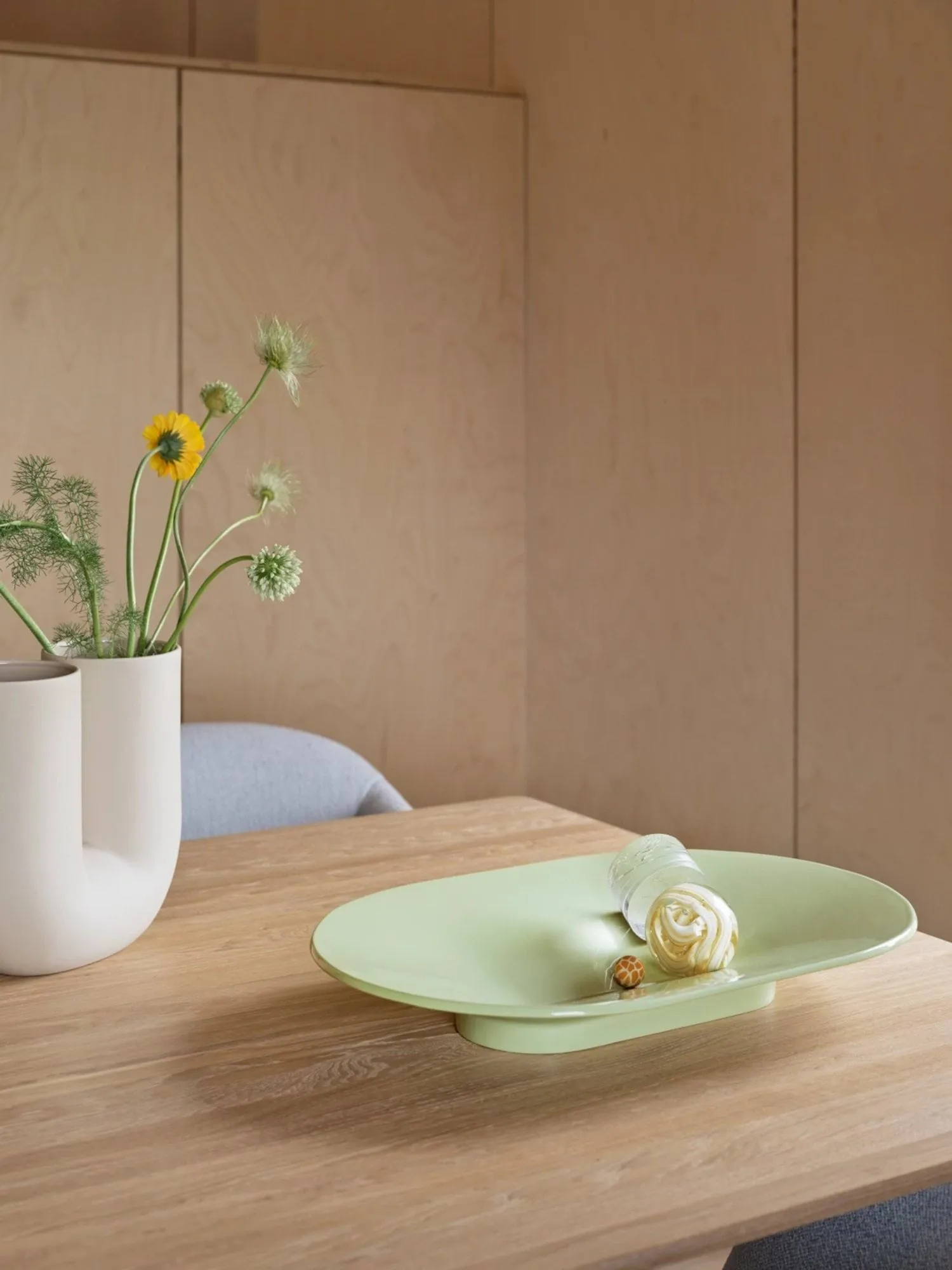Wazon Kink 26 cm, Piaskowy Muuto