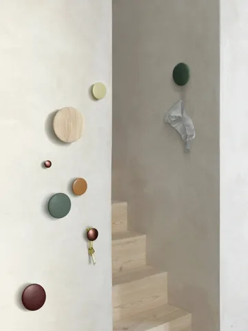 Wieszak Dots dębowy - dąb średni - Muuto
