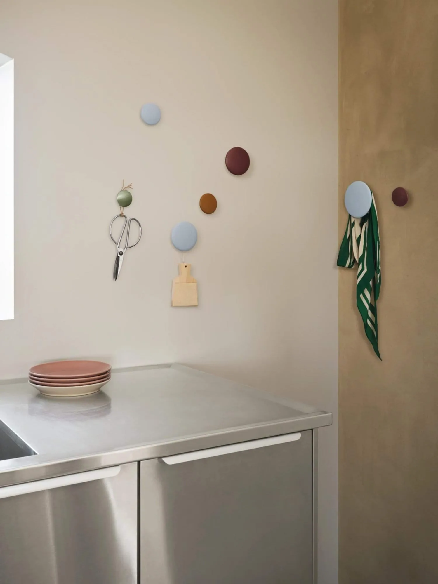 Wieszak ścienny Dots, 5 szt., Black (czarny) Muuto
