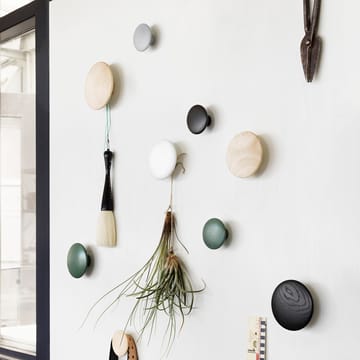 Wieszak ścienny Dots, 5 szt. - Black (czarny) - Muuto