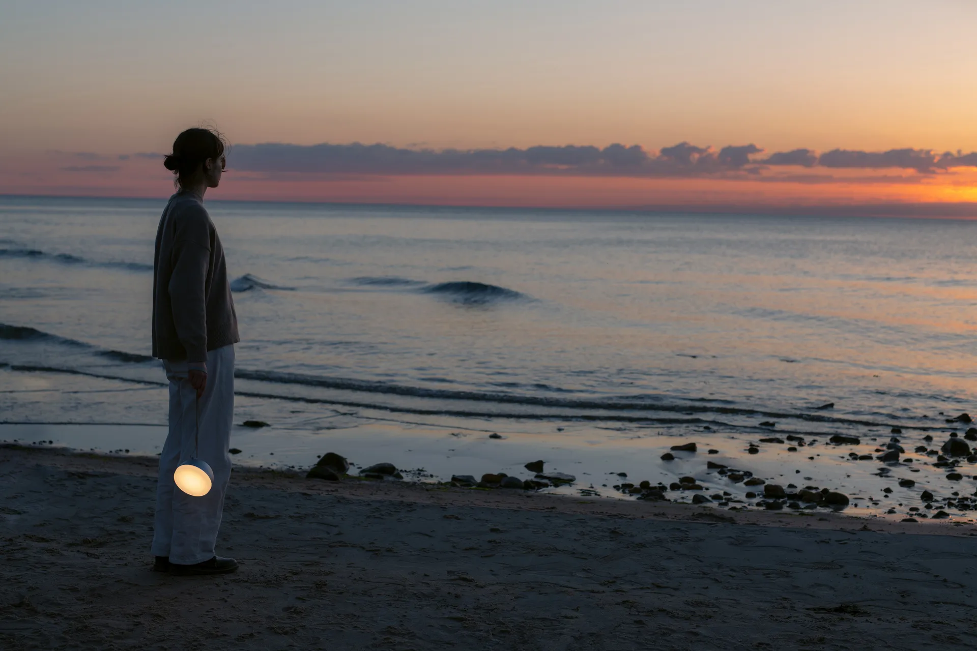 Lampa Sphere portable, Ciepła szarość New Works