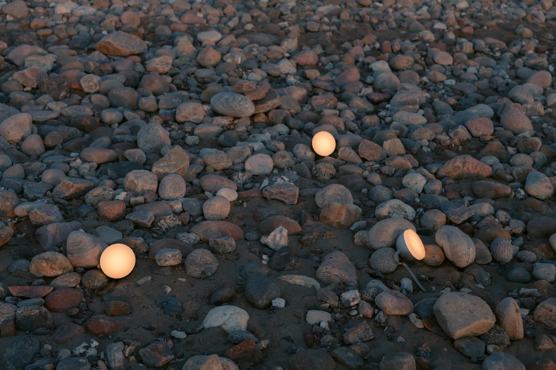 Lampa Sphere portable, Ciepła szarość New Works