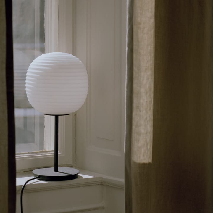 Lampa stołowa Lantern mała, Frosted white opal glass New Works