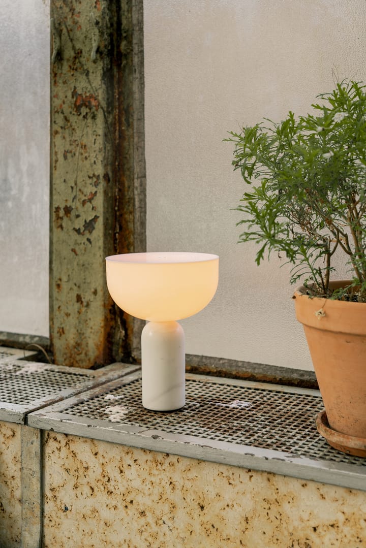 Lampa stołowa przenośna Kizu, Biały marmur New Works