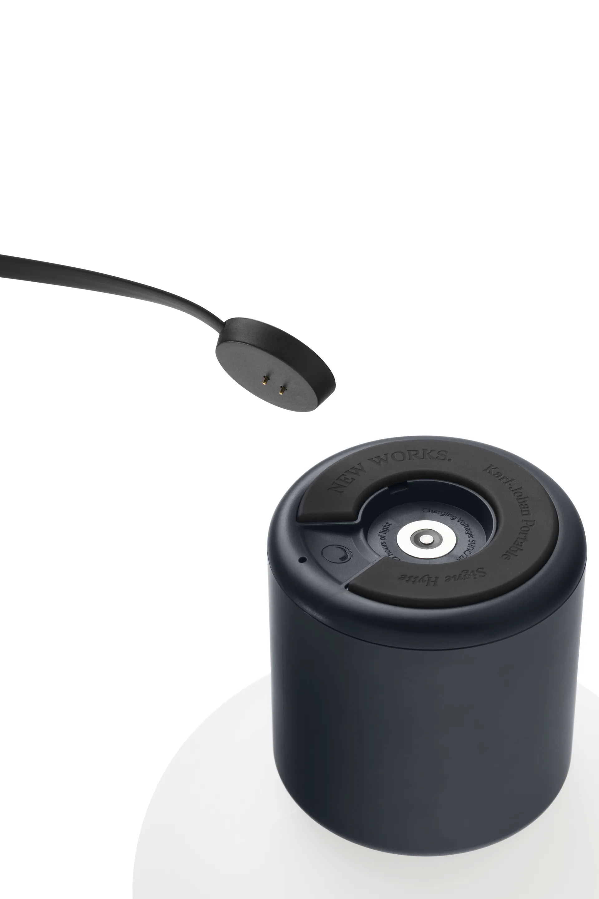 Przenośna lampa stołowa Karl-Johan, Cold black New Works