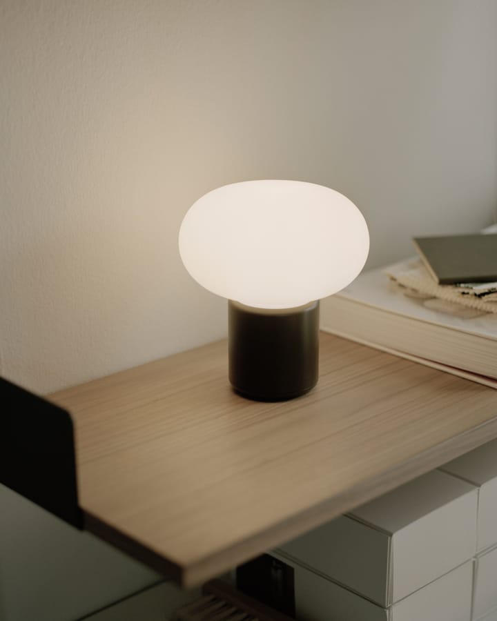 Przenośna lampa stołowa Karl-Johan, Cold black New Works