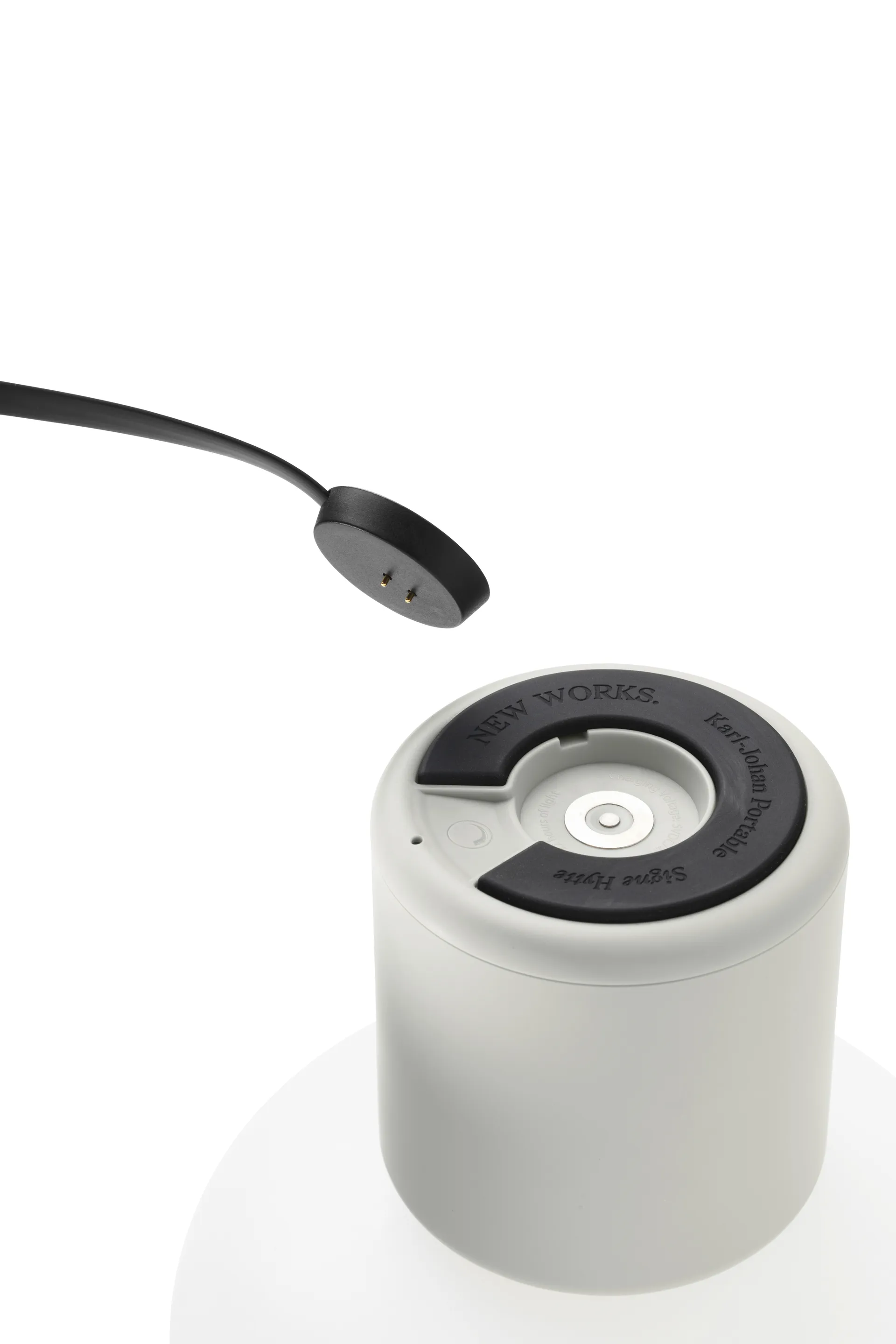 Przenośna lampa stołowa Karl-Johan, Jasnoszary New Works