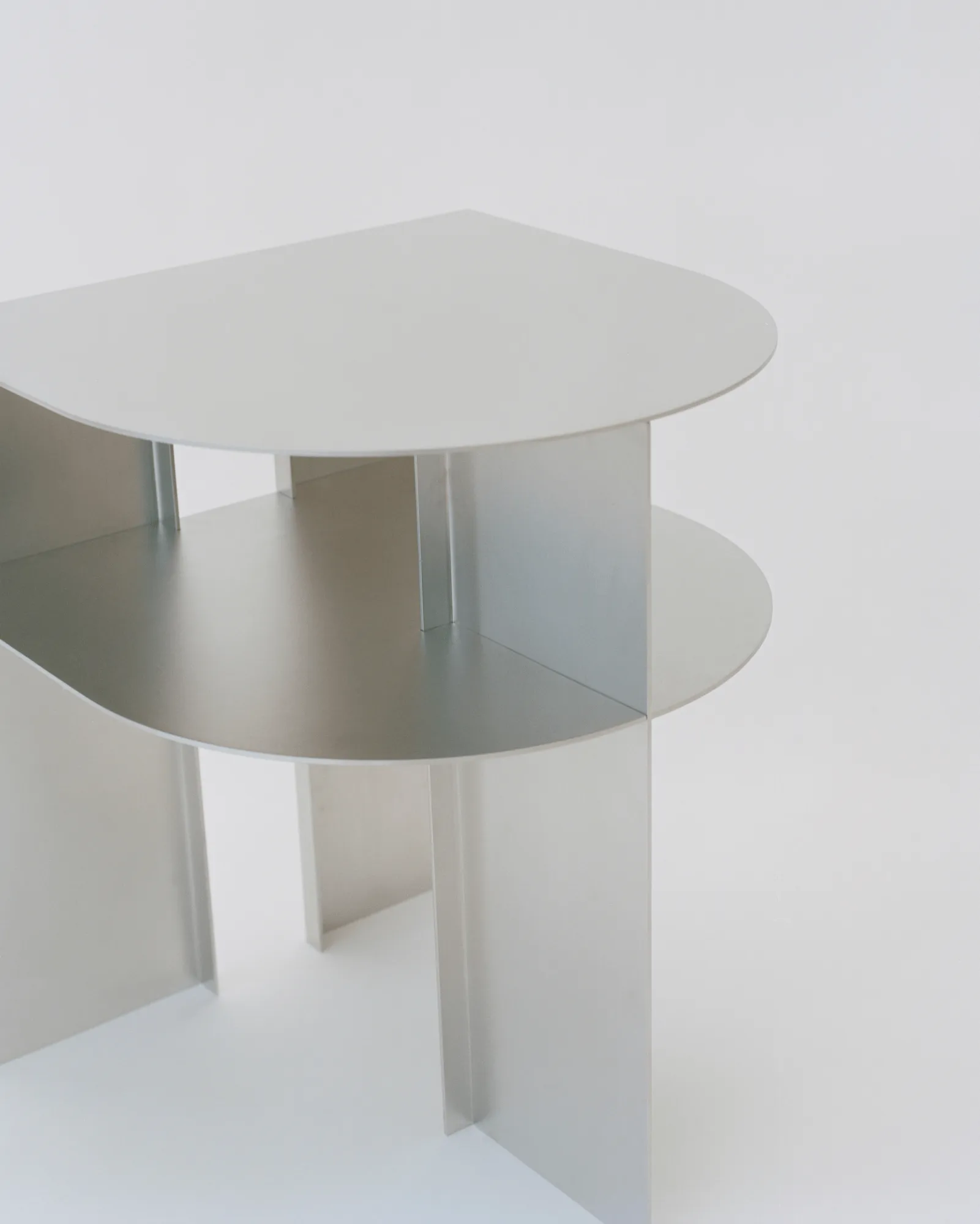 Rand stolik boczny, Stal nierdzewna New Works