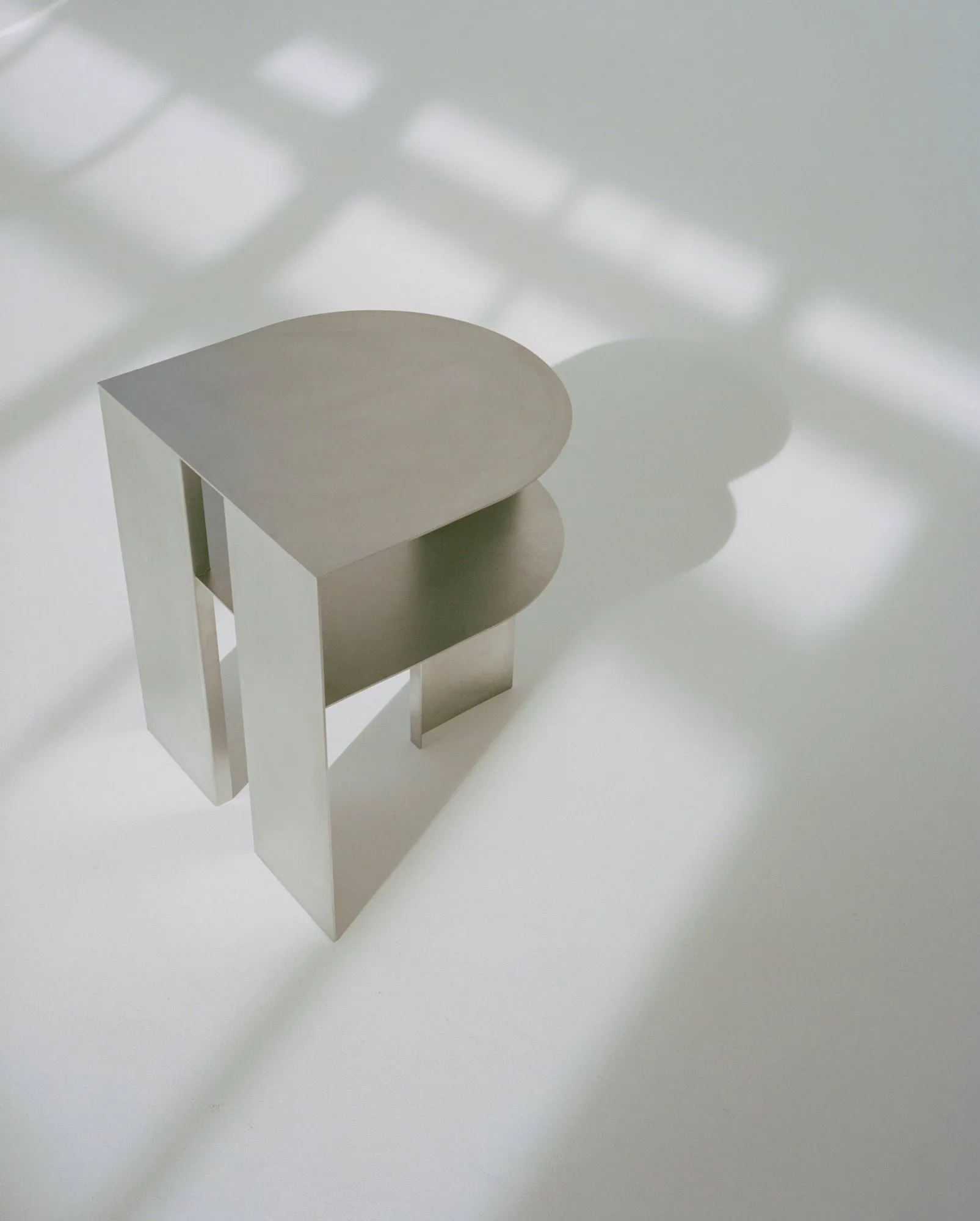 Rand stolik boczny, Stal nierdzewna New Works