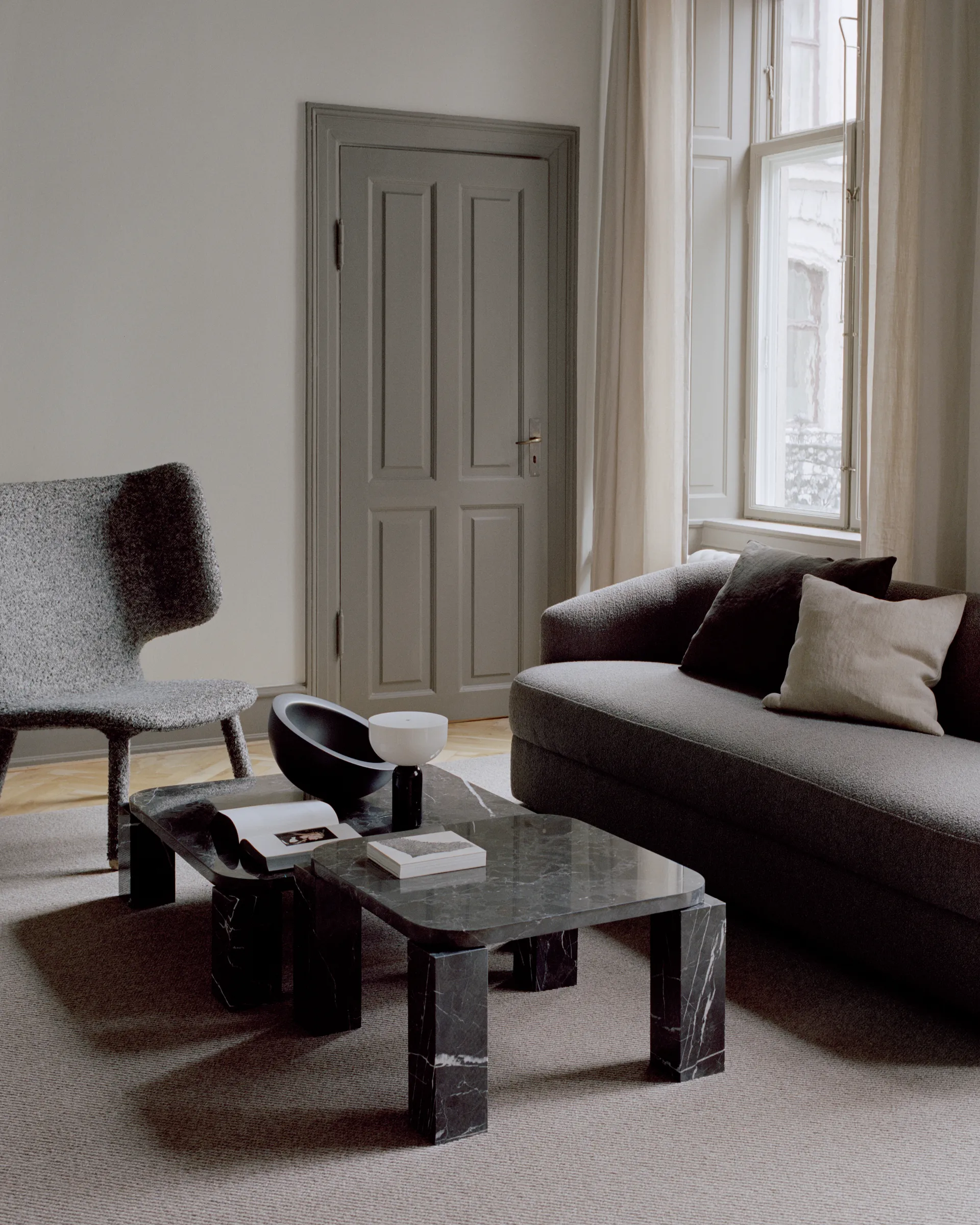 Stolik kawowy Atlas 82x82 cm, Costa Black marble New Works