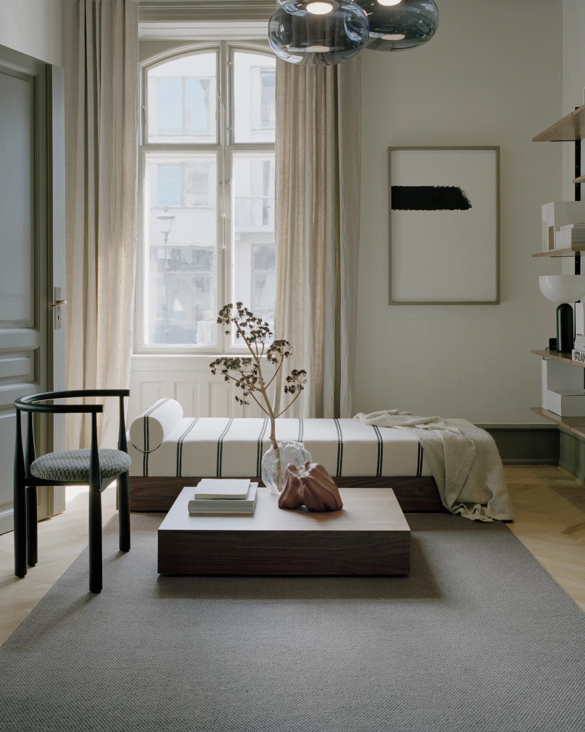 Stolik kawowy Mass Wide, walnut New Works