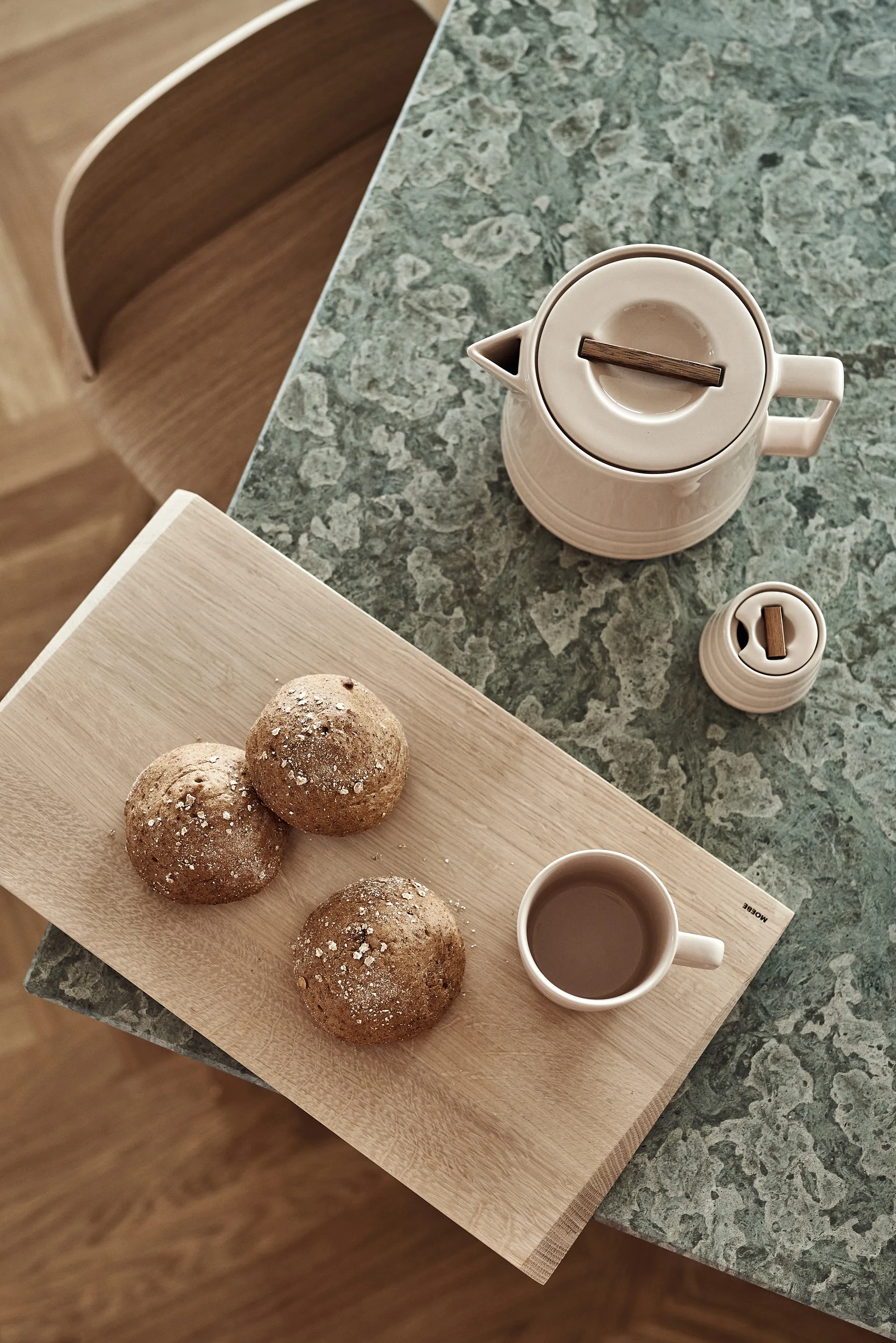 Cukiernica Lines, Beżowy NJRD