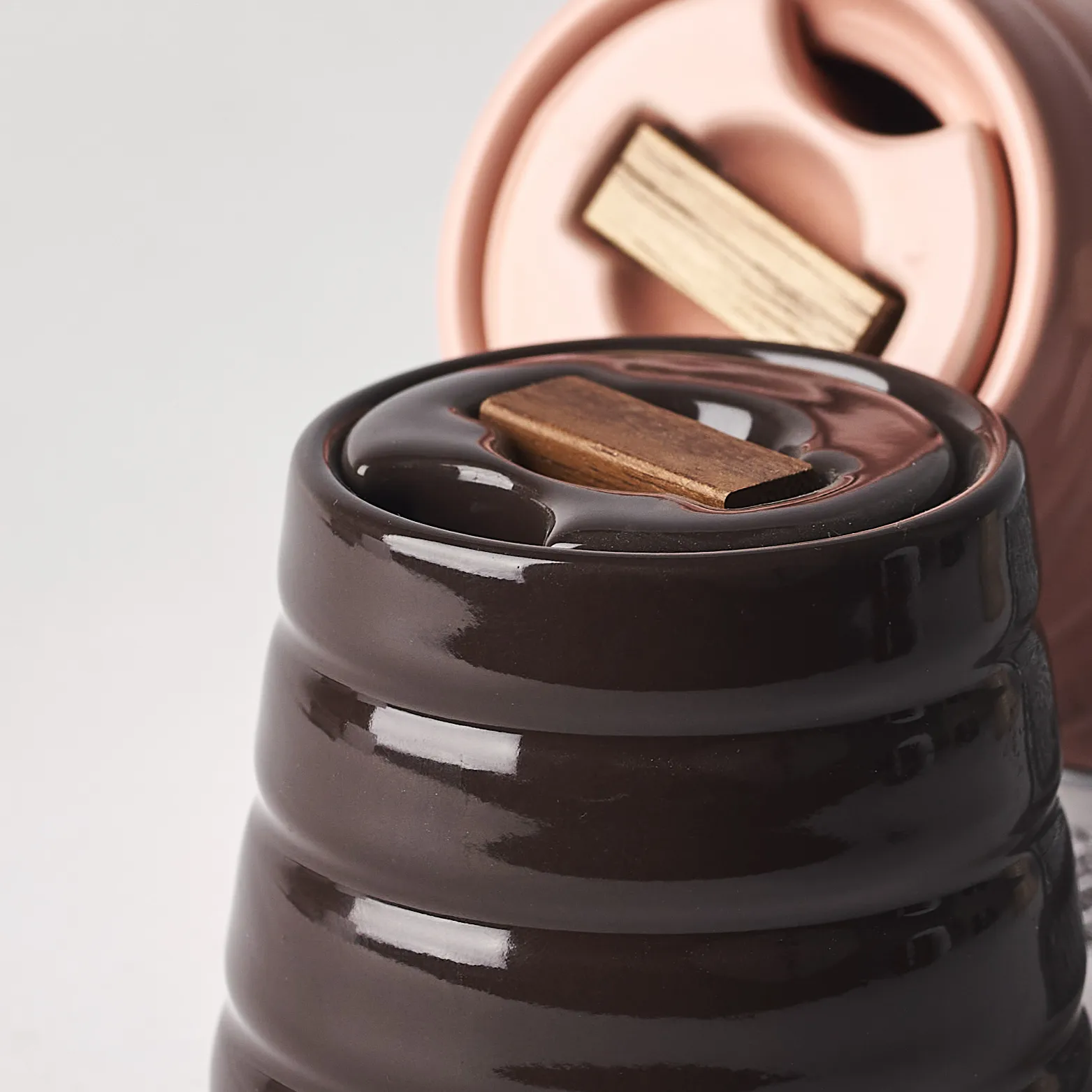 Cukiernica Lines, Brązowy NJRD