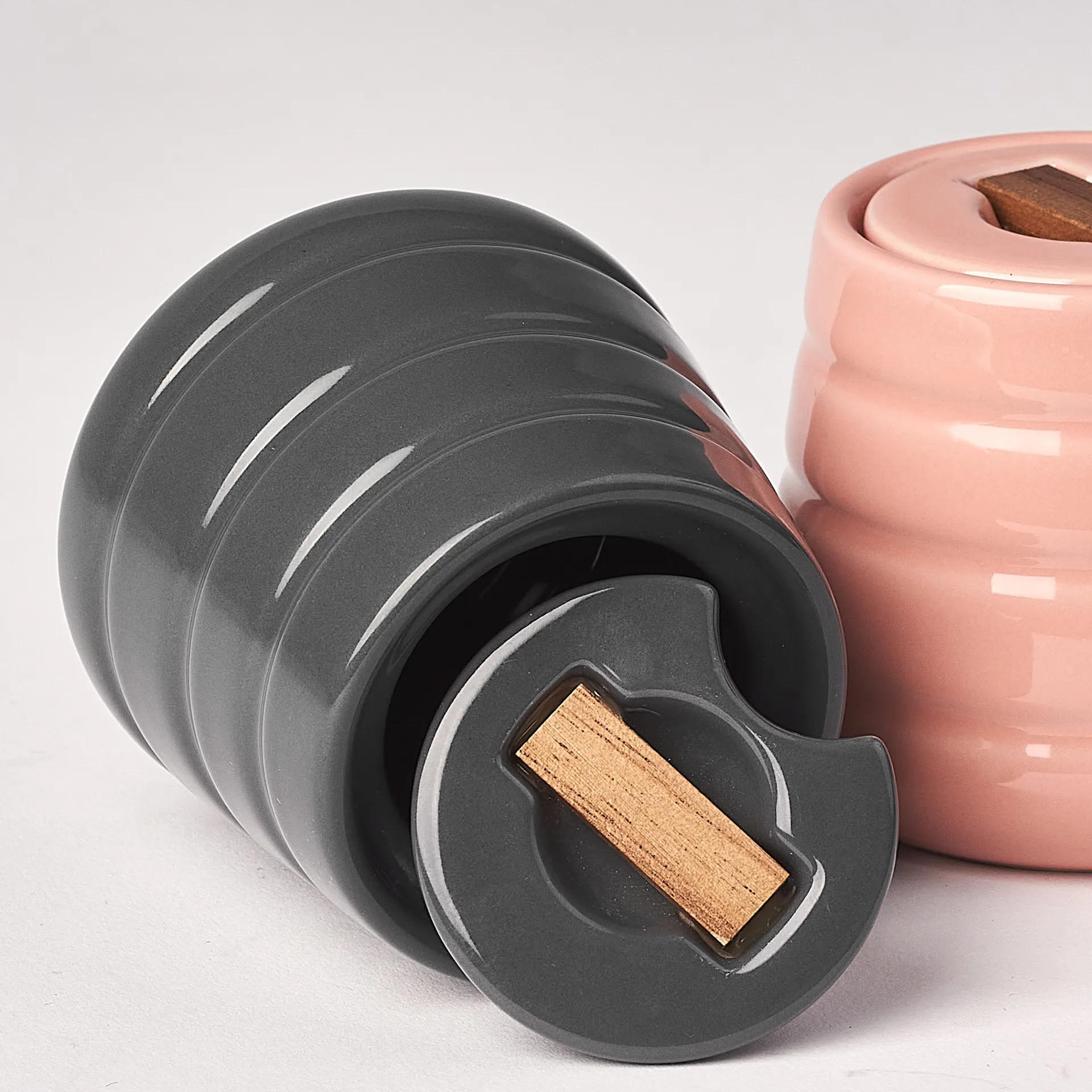 Cukiernica Lines, Ciemnoszary NJRD