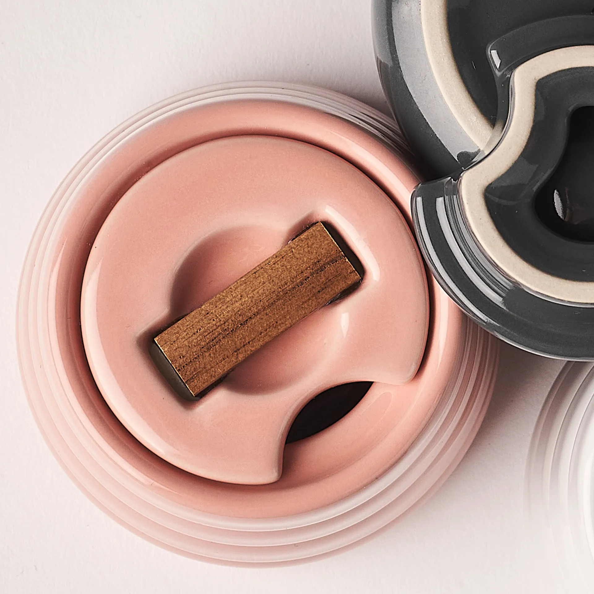 Cukiernica Lines, Różowy NJRD