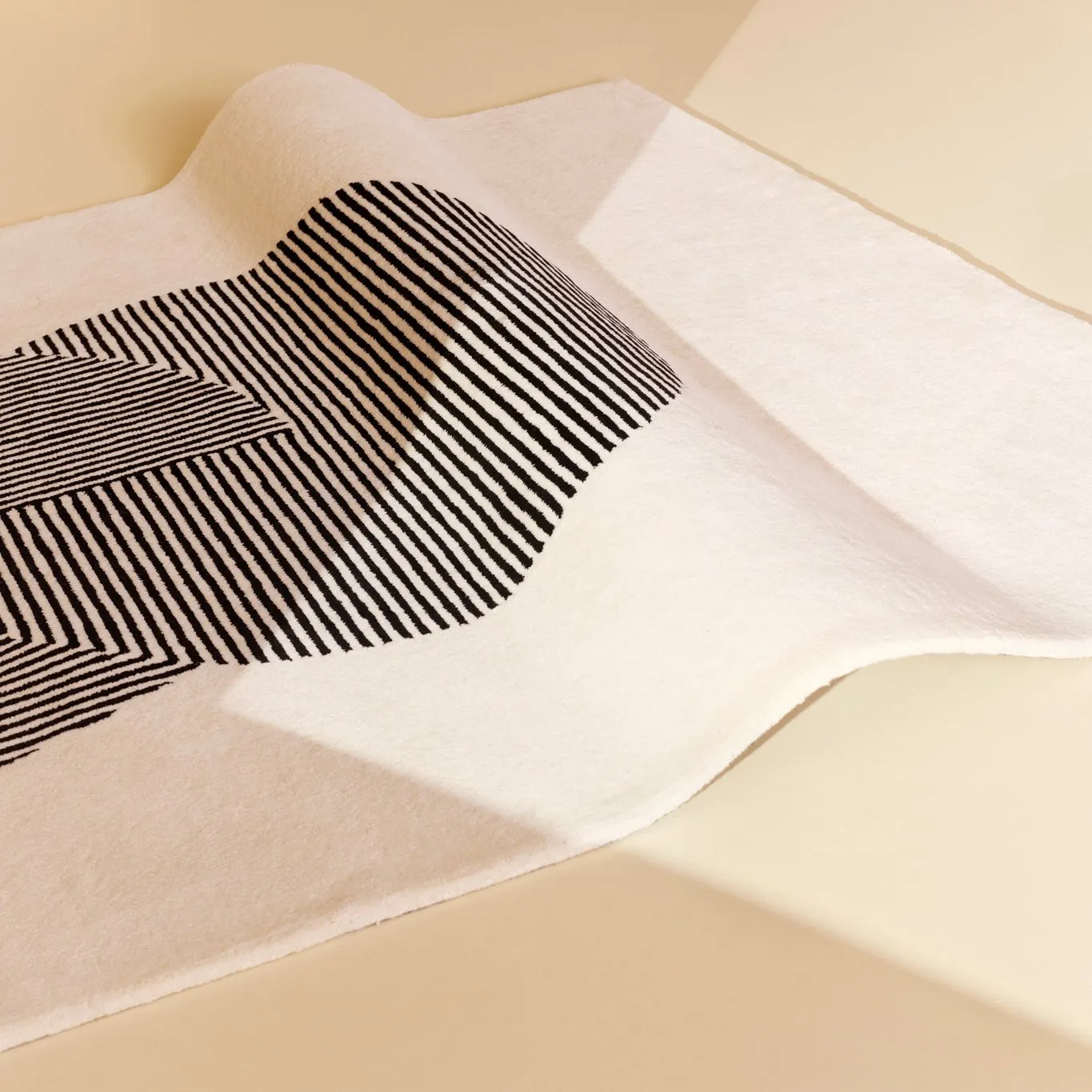 Dywan wełniany Circles natural white, 170x240 cm NJRD