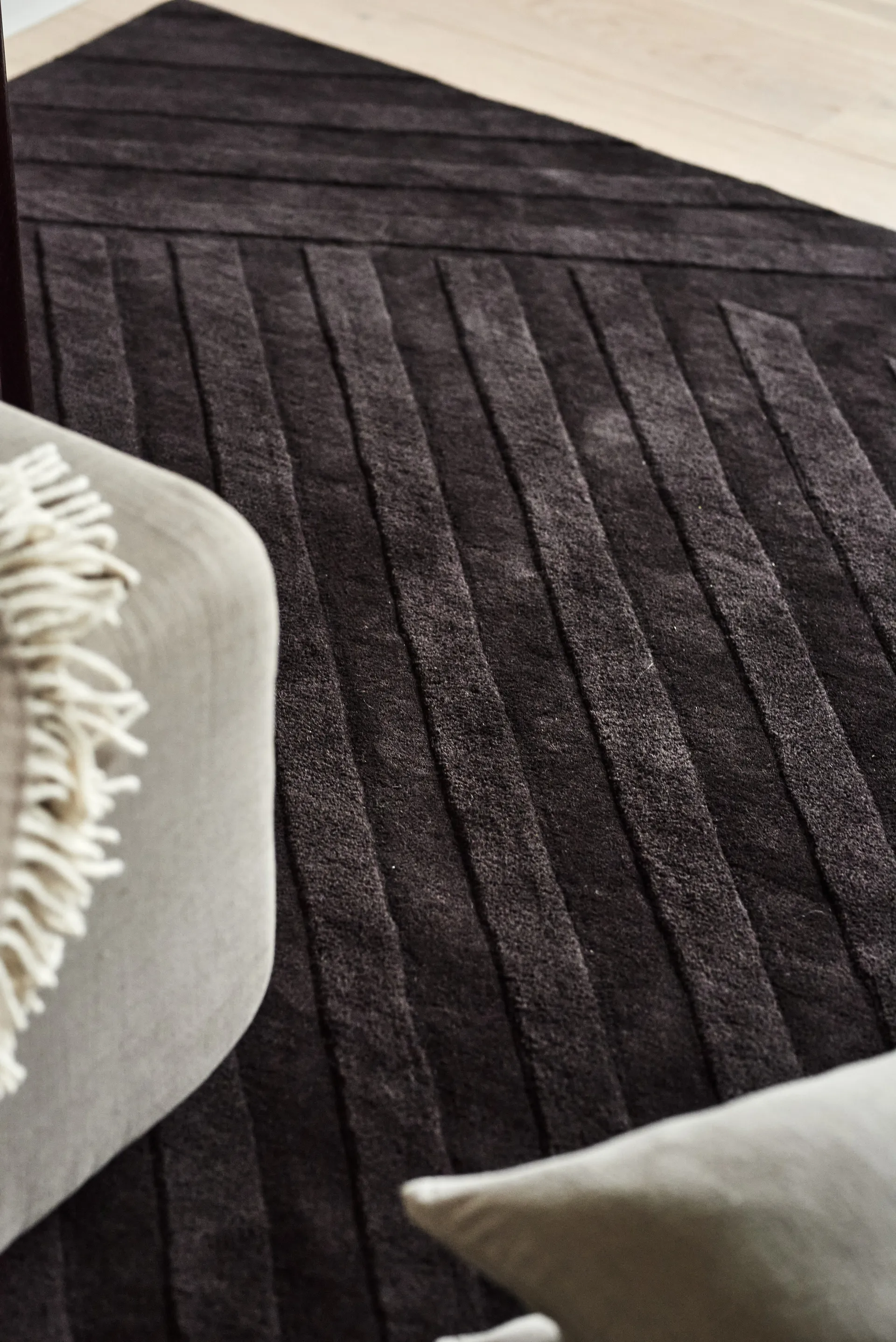Dywan wełniany Levels Stripes, Brązowy, 200x300 cm NJRD