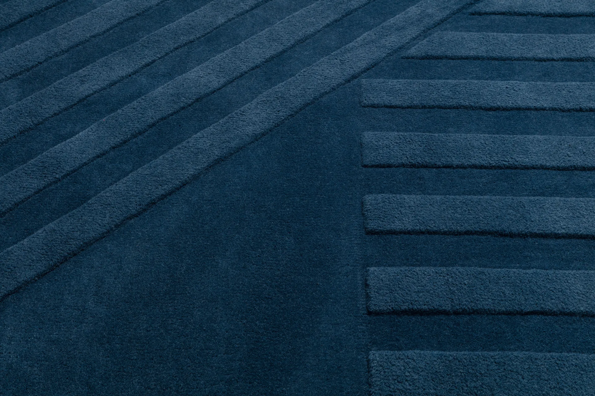 Dywan wełniany Levels Stripes, Niebieski, 200x300 cm NJRD