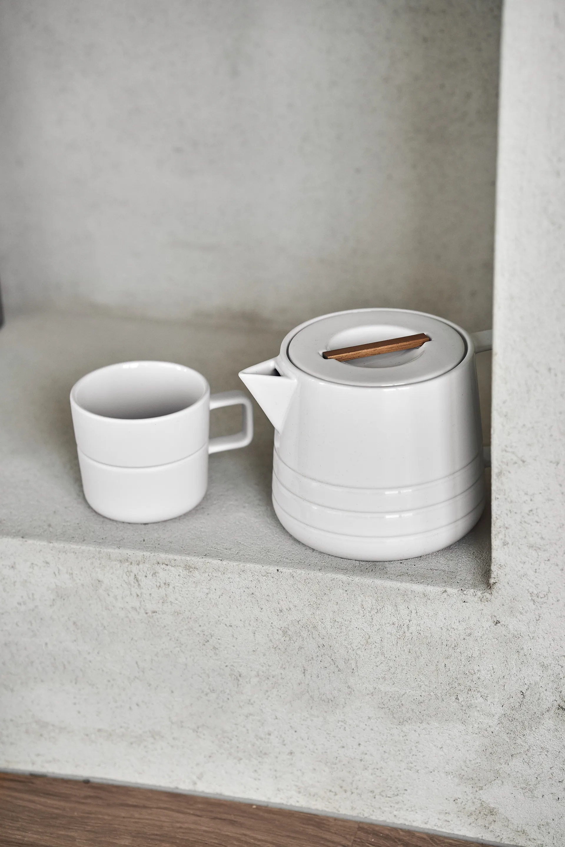 Dzbanek do herbaty Lines 1,5 litra, Biały NJRD