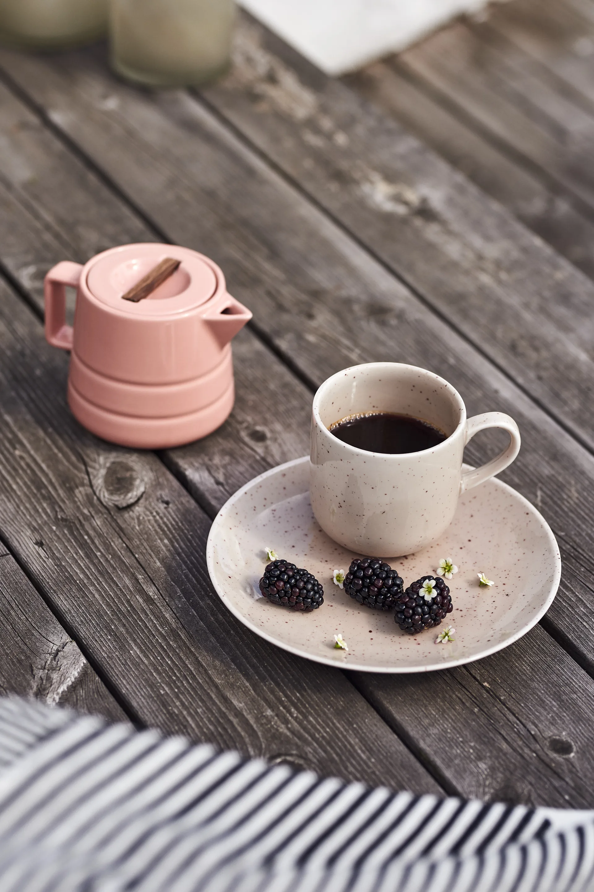 Dzbanek do mleka Lines 50 cl, Różowy NJRD