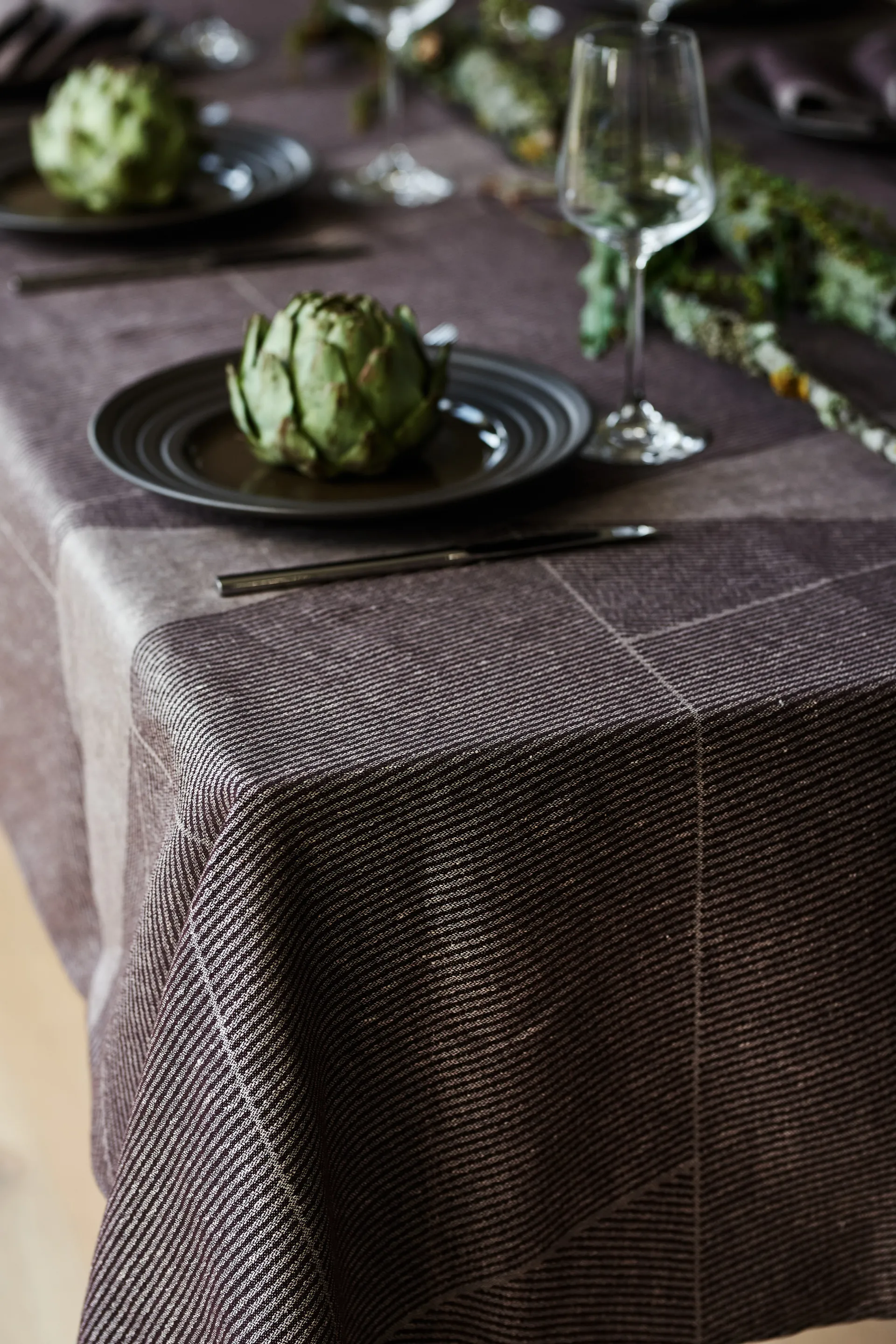 Geometryczny obrus 147x250 cm, Brązowo-biały NJRD