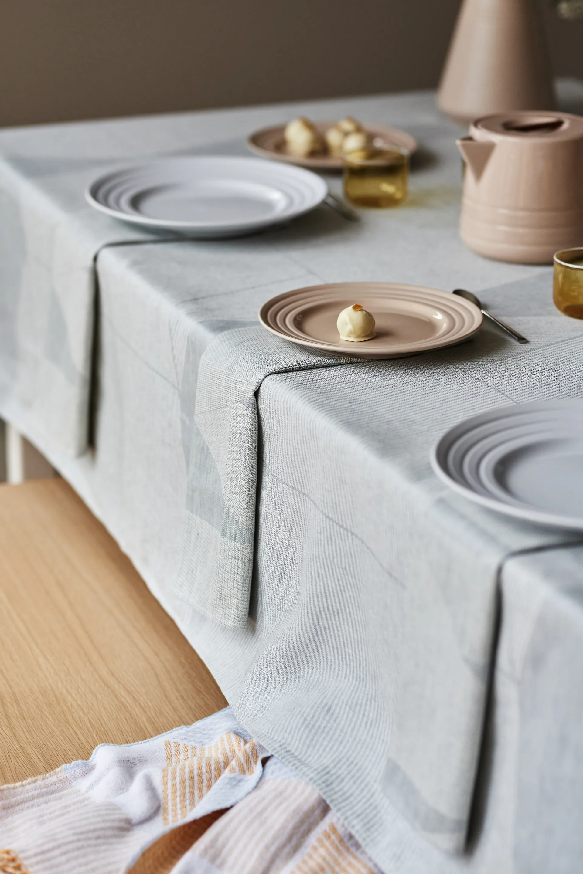 Geometryczny obrus 147x250 cm, Niebiesko-biały NJRD