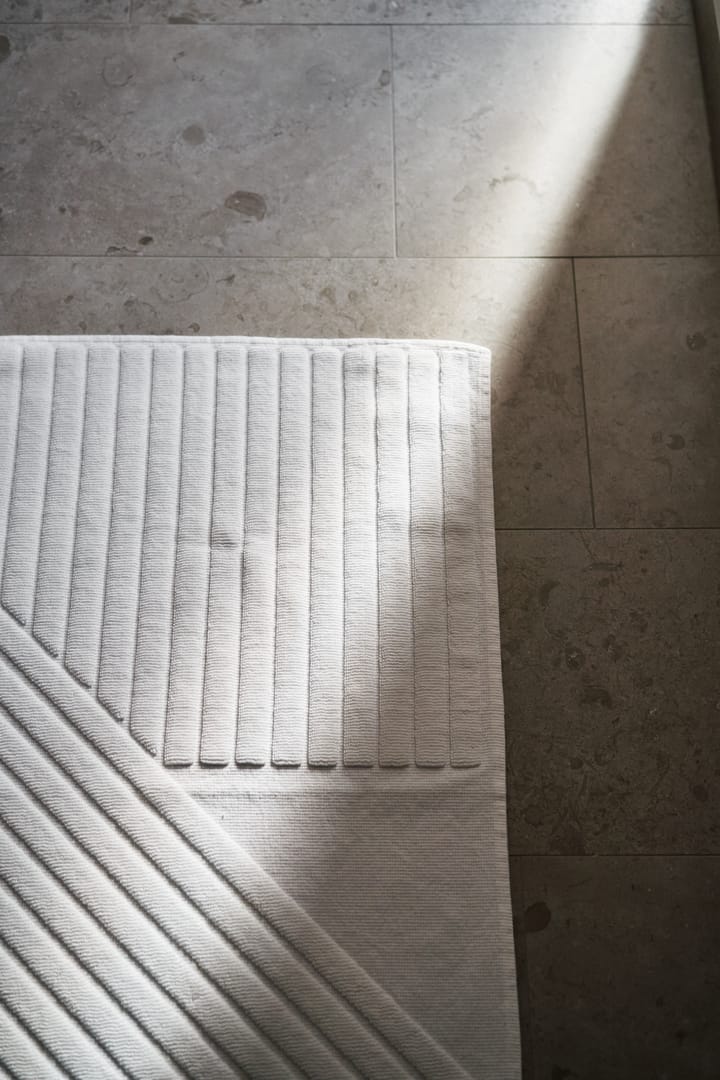 Mata łazienkowa Stripes 50x90 cm, Biały NJRD