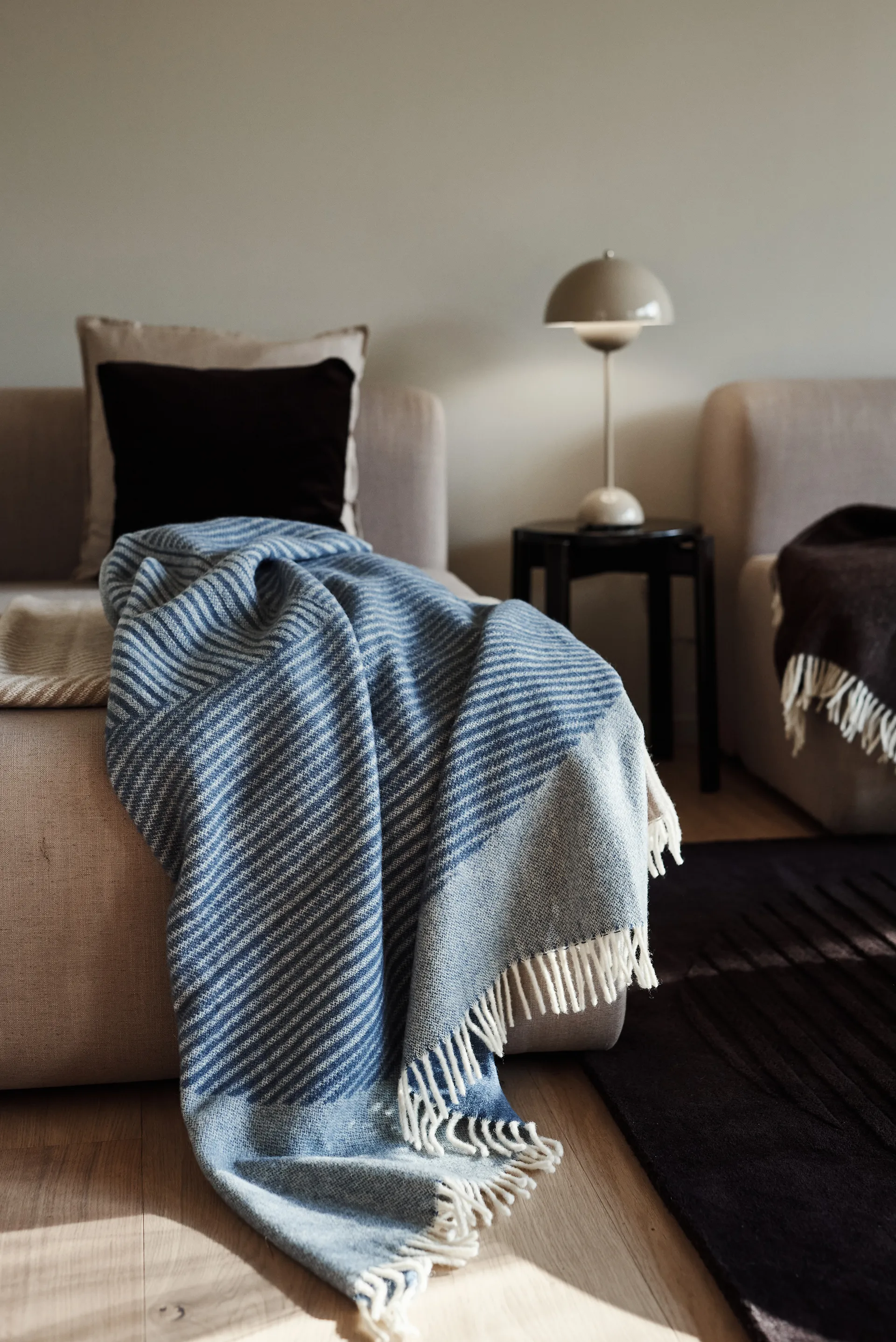 Pled wełniany Circles 130x185 cm, Niebieski NJRD