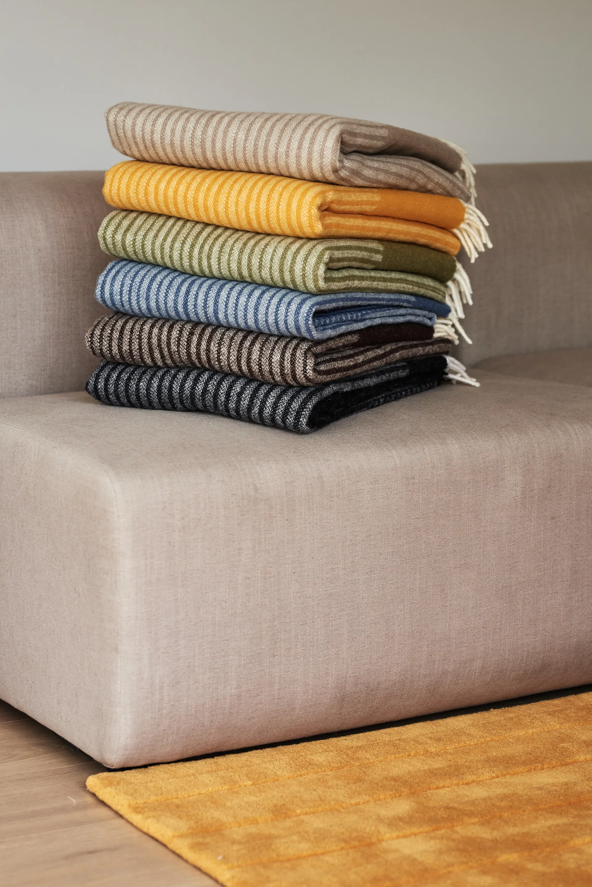 Pled wełniany Circles 130x185 cm, Niebieski NJRD