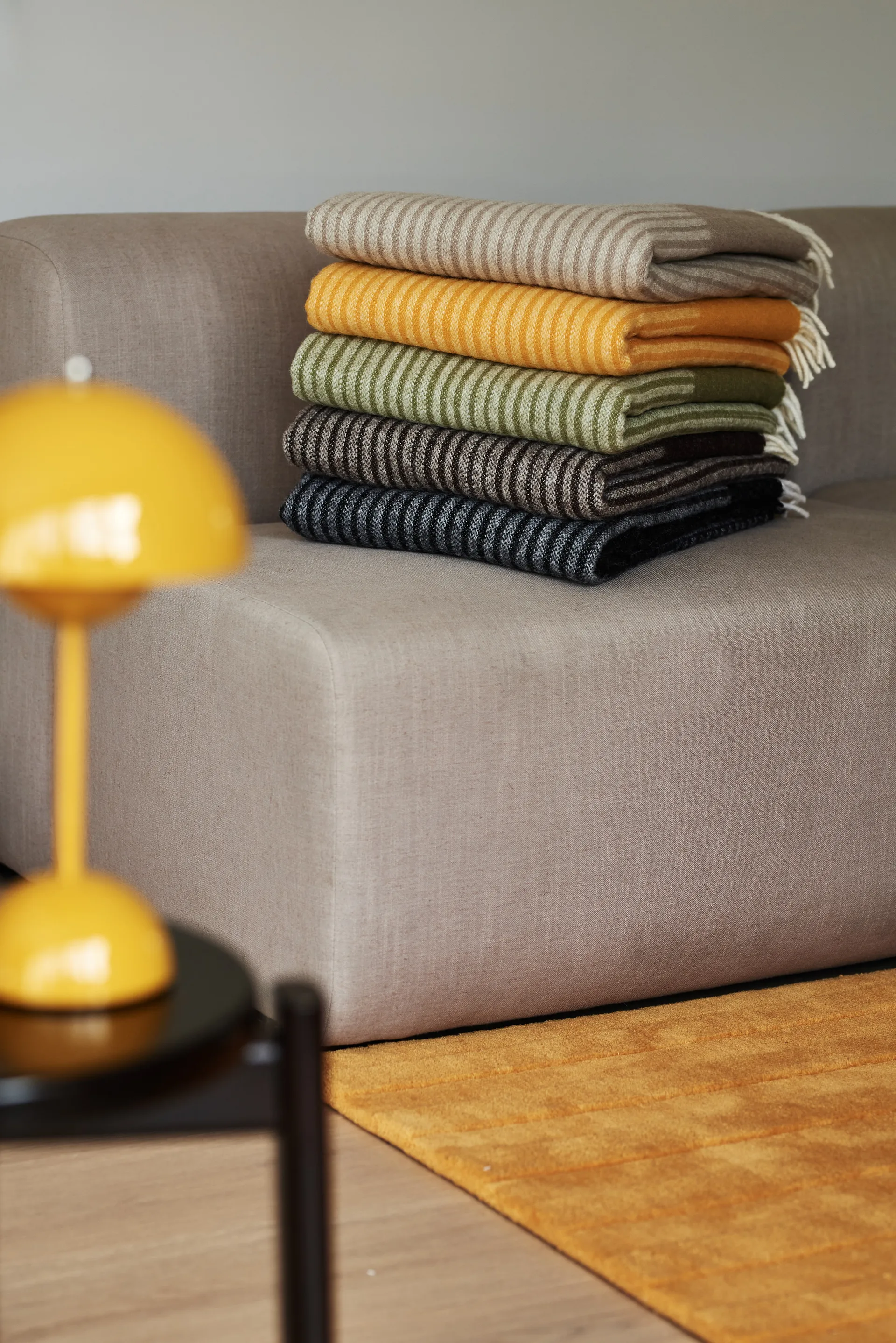 Pled wełniany Circles 130x185 cm, Żółty NJRD