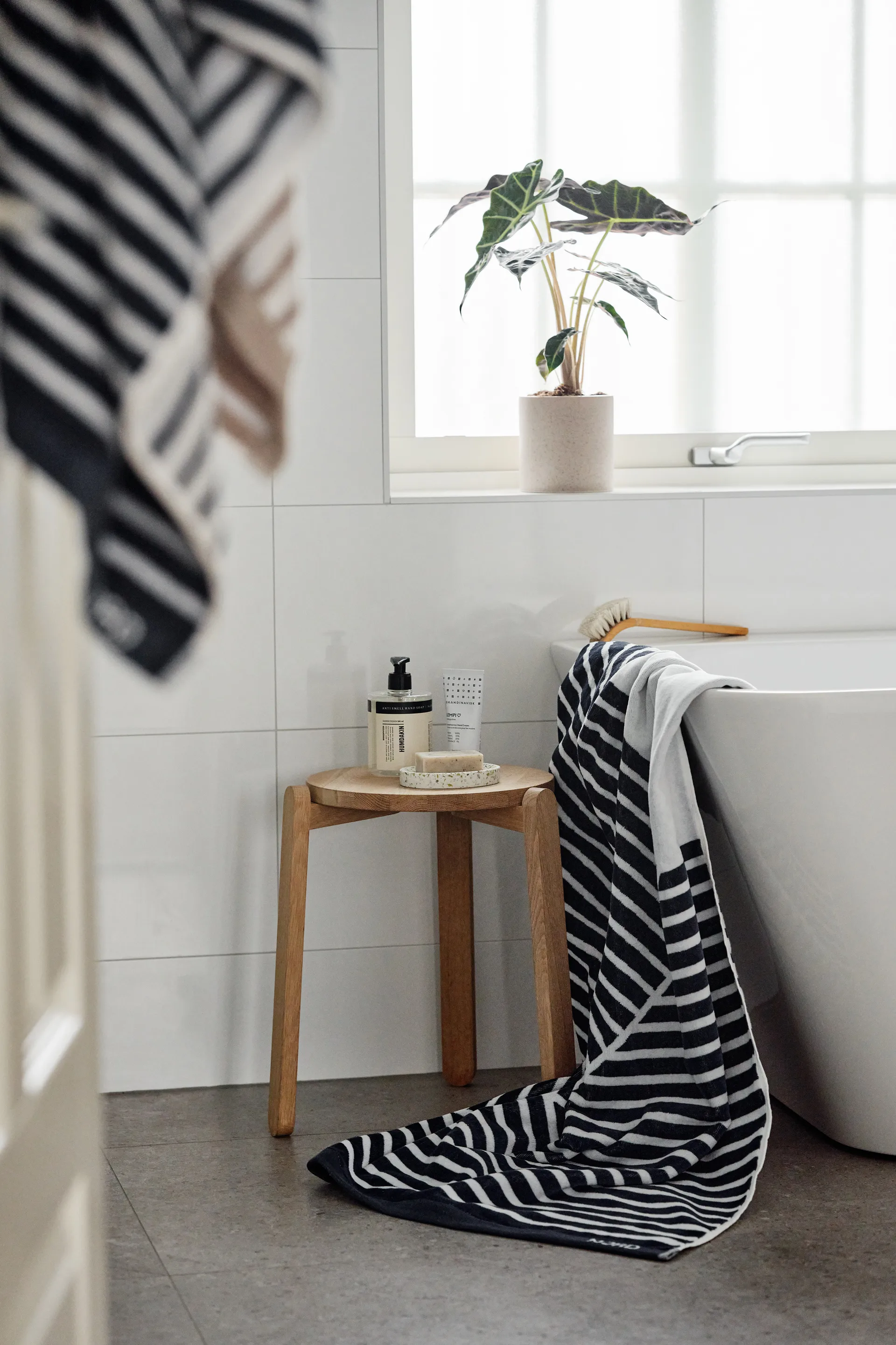 Ręcznik Stripes 100x150 cm, Niebieski NJRD