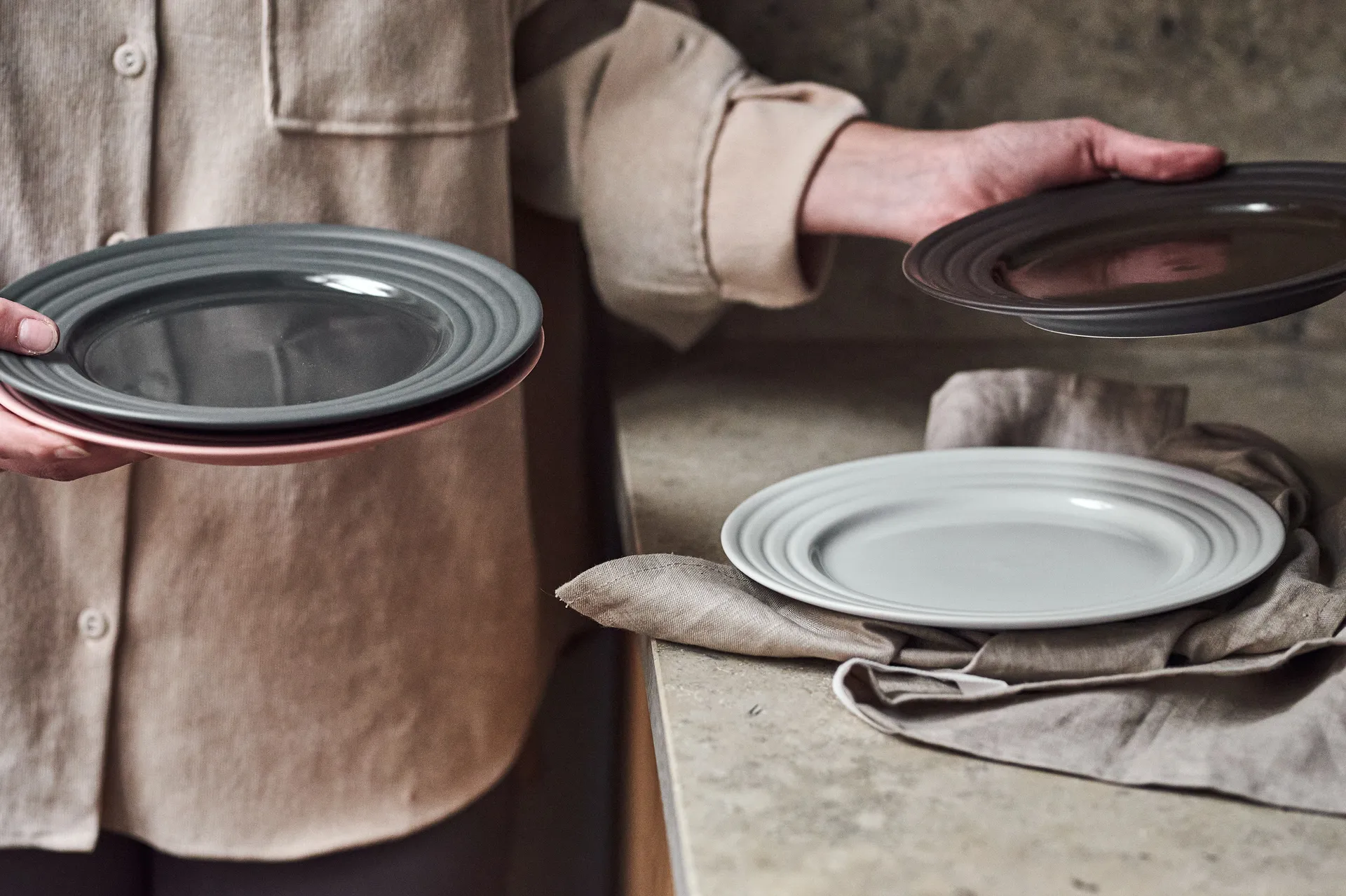 Talerz Lines Ø27 cm 6-pak, Ciemnoszary NJRD