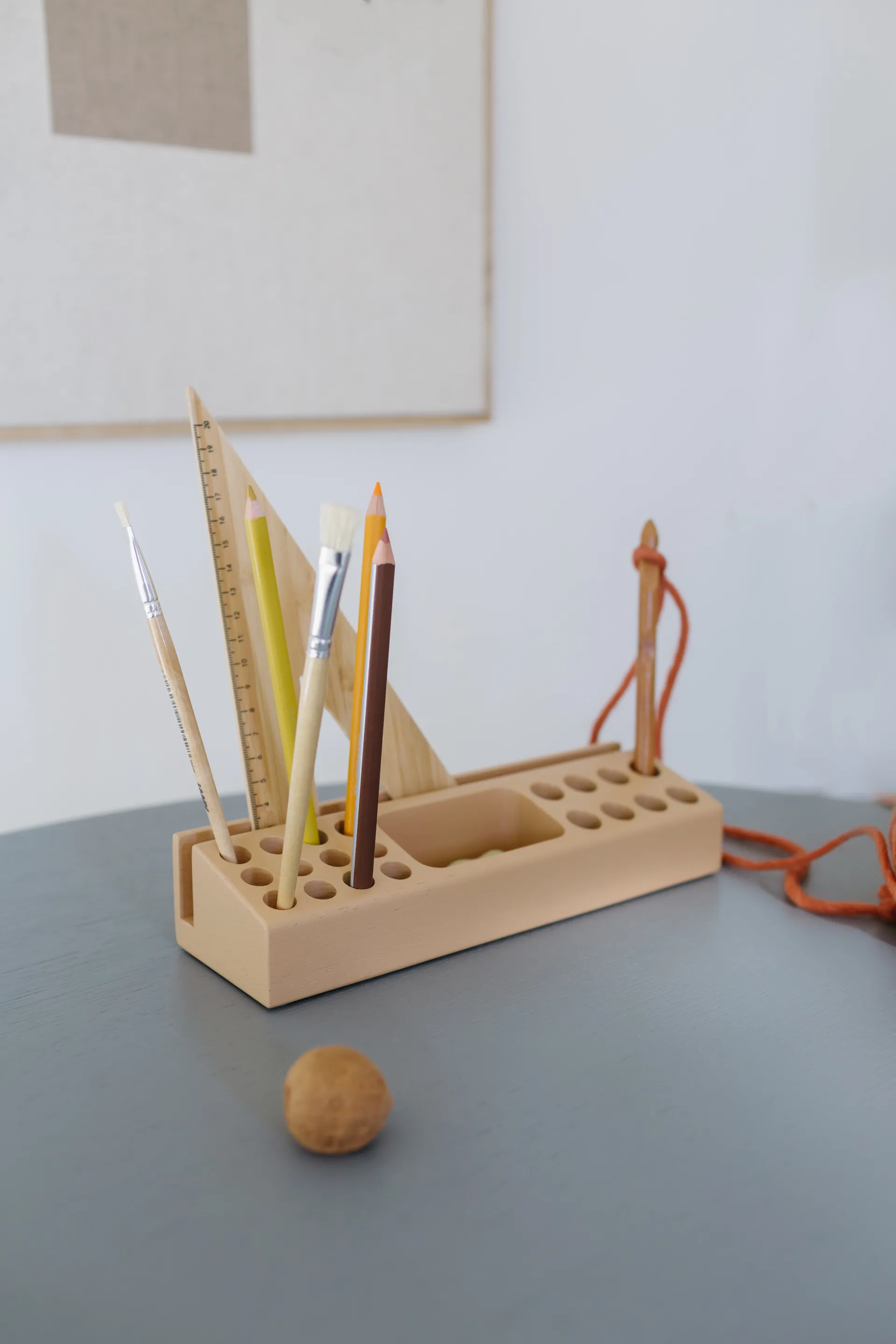 Przybornik na biurko Penholder, Piaskowy Nofred