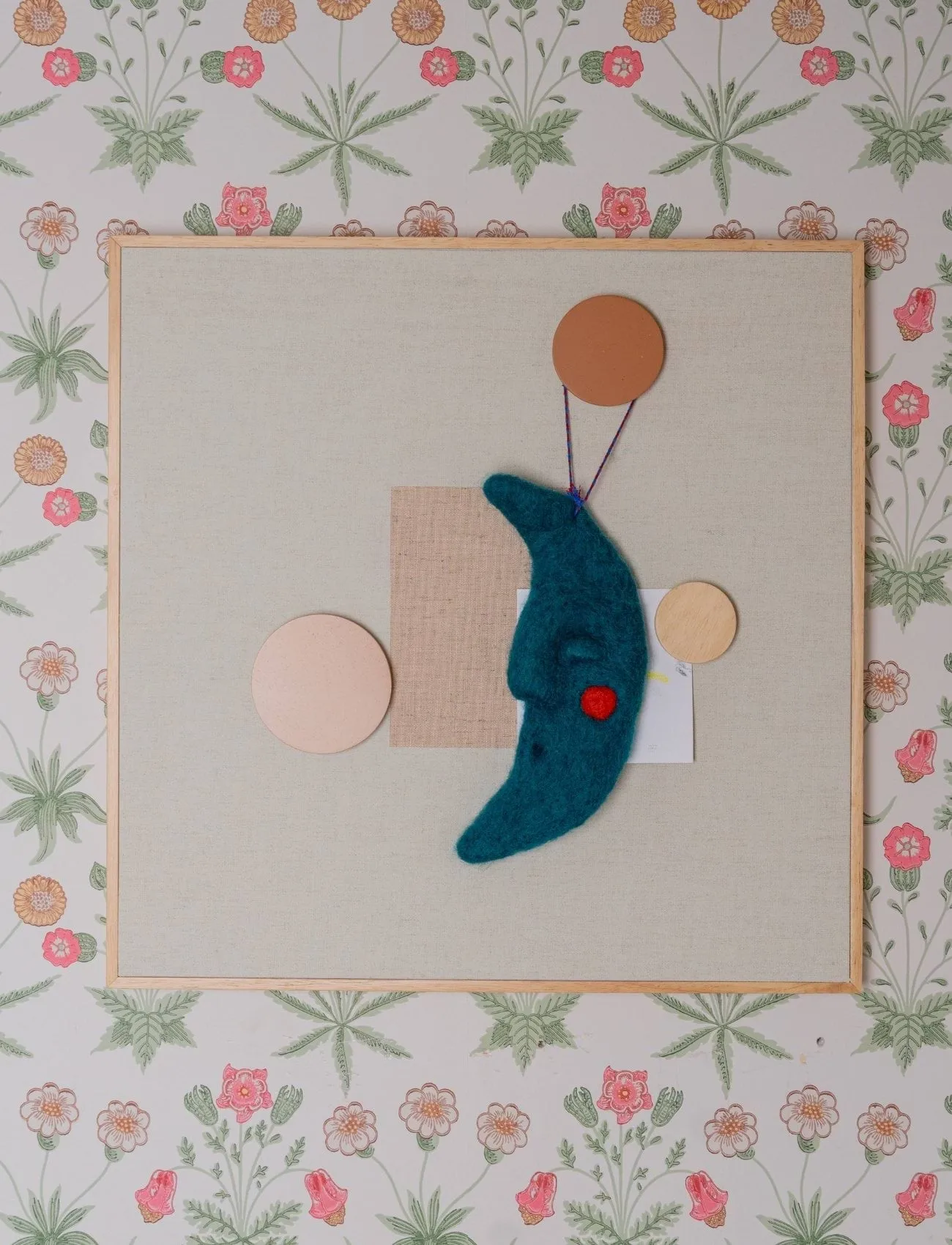 Tablica magnetyczna Noticeboard + 3 magnesy, Piaskowa Nofred