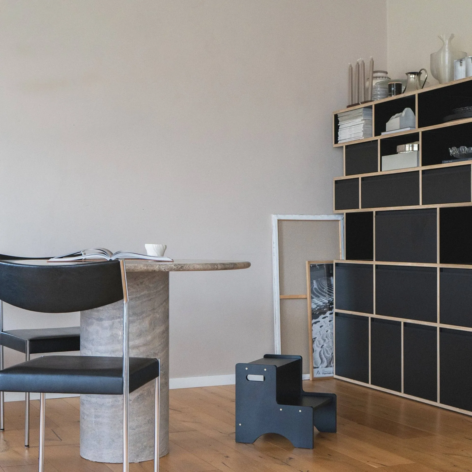 Taboret dziecięcy Step Up, Czarny Nofred