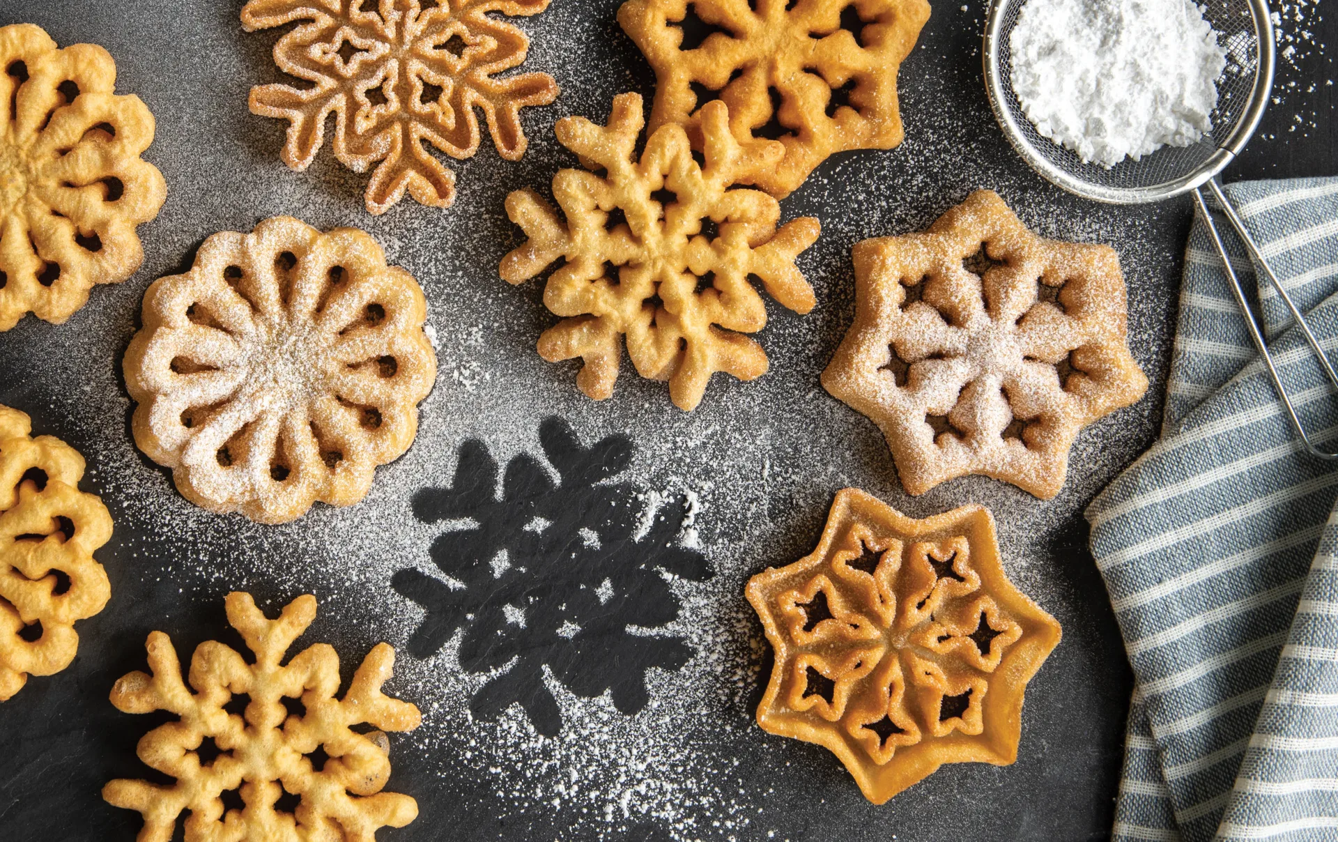 Foremki do smażenia na głębokim oleju Nordic Ware, Czerwona rączka Nordic Ware