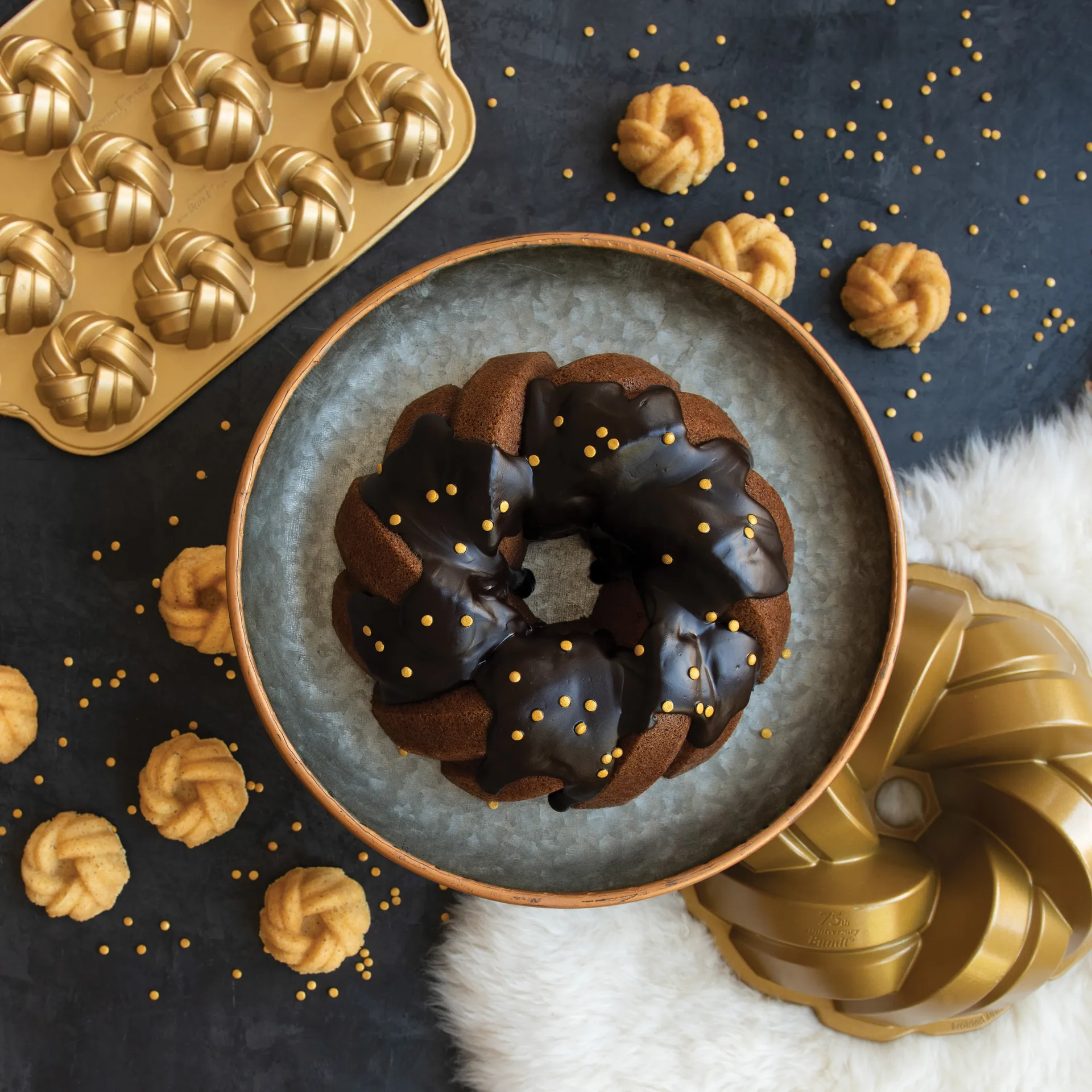 Forma do pieczenia Nordic Ware 75th anniversary braided bundt, 0,72 L mini Nordic Ware