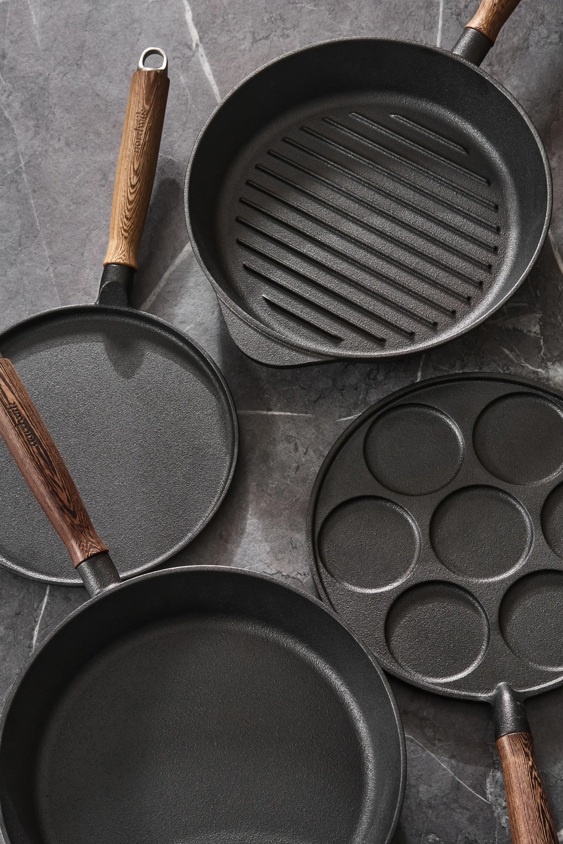 Nordwik patelnia żeliwna z drewnianą rączką, 28 cm Nordwik