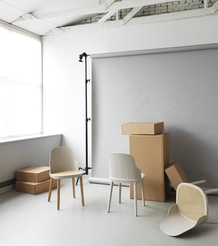 Allez molded wicker krzesło, Warm Grey-dąb Normann Copenhagen