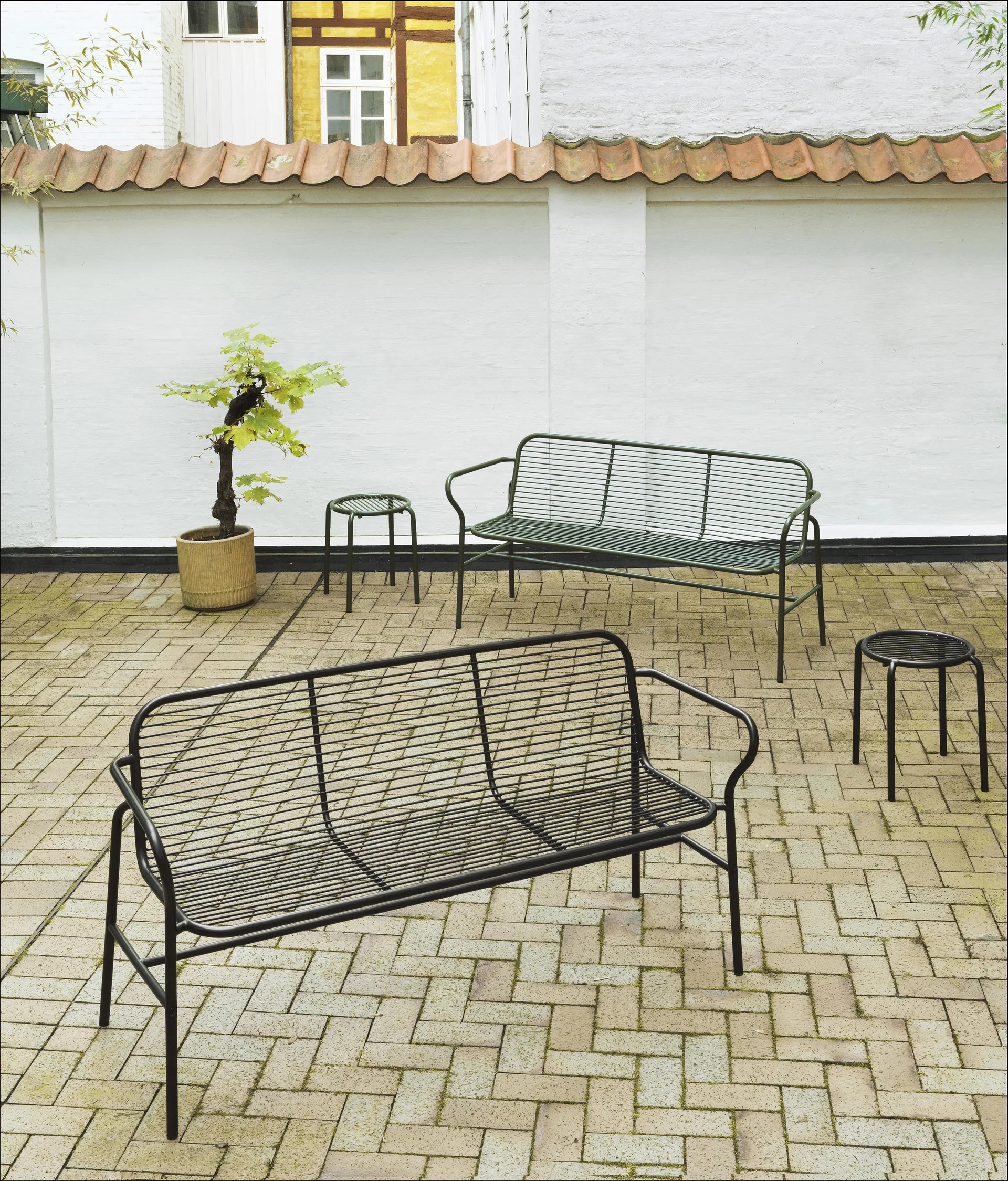 Ławka z oparciem Vig, Zielony Normann Copenhagen