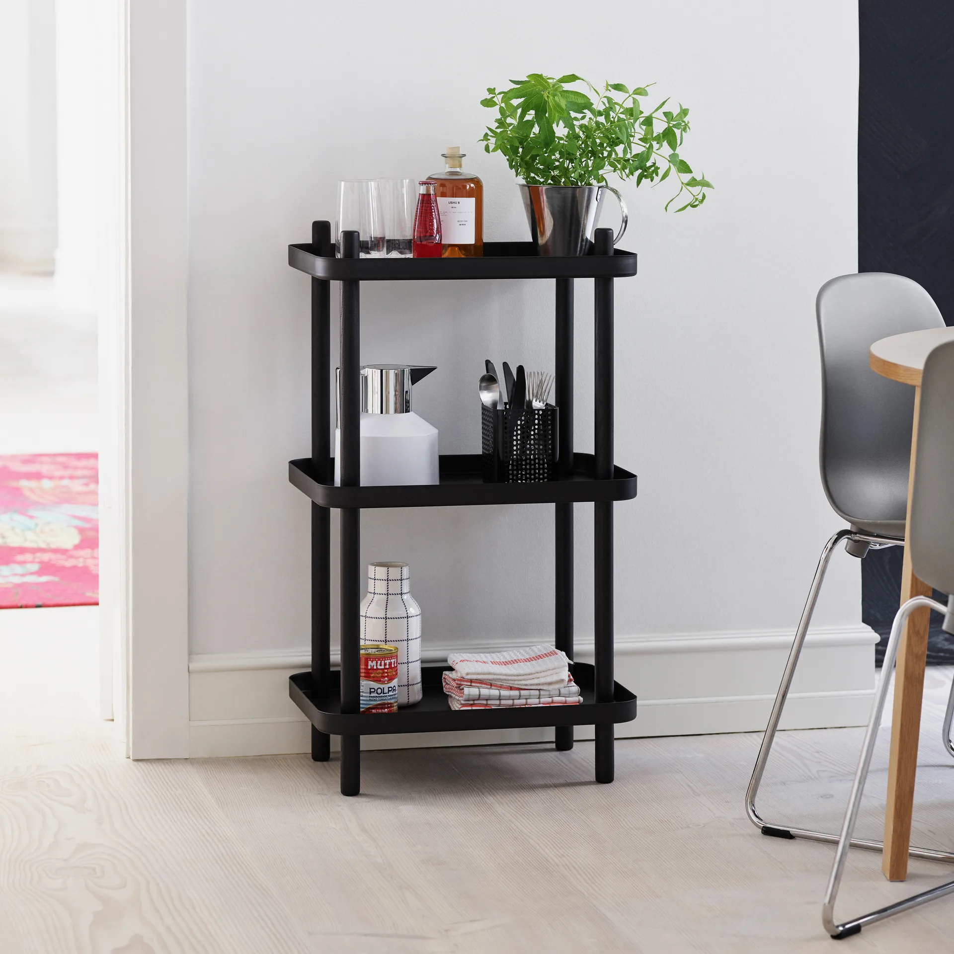Dzbanek Geo, biały- - srebrny Normann Copenhagen