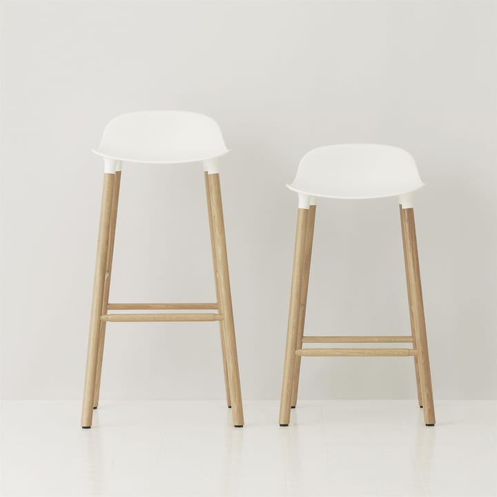 Form Chair krzesło barowe dębowy, biały Normann Copenhagen