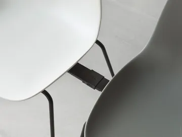 Form Chair krzesło z możliwością sztaplowania, czarne nogi, 2 szt., białe - Normann Copenhagen