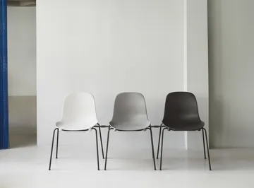 Form Chair krzesło z możliwością sztaplowania, czarne nogi, 2 szt., białe - Normann Copenhagen