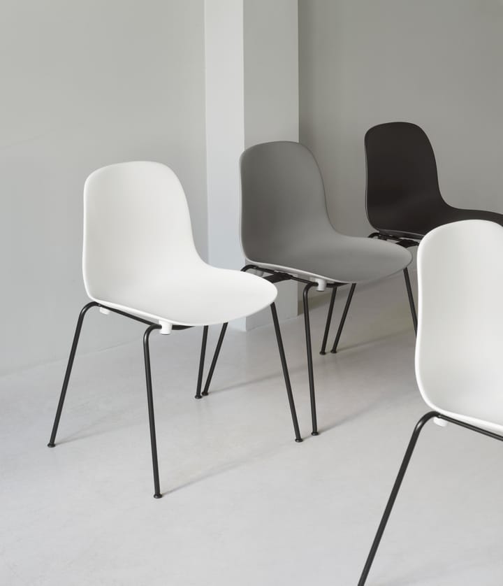 Form Chair krzesło z możliwością sztaplowania, czarne nogi, 2 szt., białe Normann Copenhagen