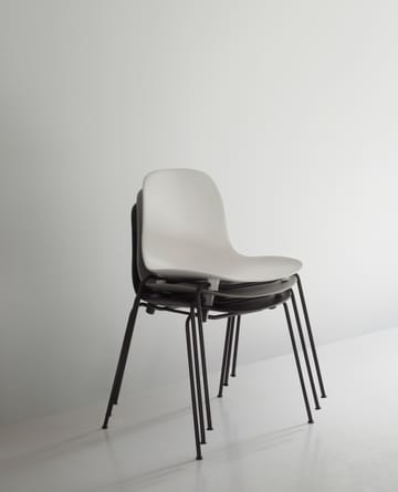 Form Chair krzesło z możliwością sztaplowania, czarne nogi, 2 szt., szary - undefined - Normann Copenhagen