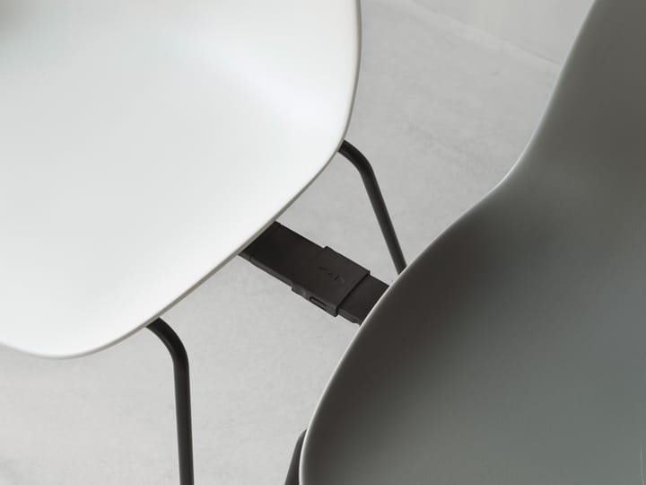 Form Chair krzesło z możliwością sztaplowania, czarne nogi, 2 szt., szary Normann Copenhagen